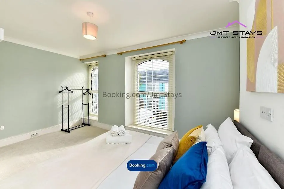 Premium Deal For Extended Stays By Jmt Stays L 3Bdr L Swansea Short Lets And Serviced L With Private Parking L Sleeps7 The Mumbles