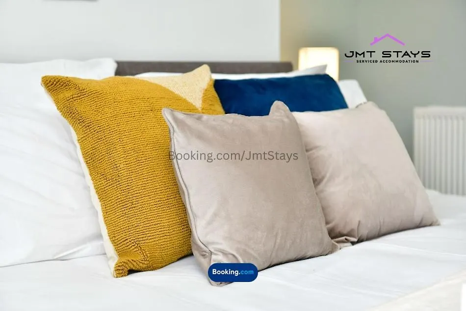 Apartment Premium Deal For Extended Stays By Jmt Stays L 3Bdr L Swansea Short Lets And Serviced L With Private Parking L Sleeps7 The Mumbles United Kingdom