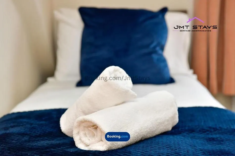 Premium Deal For Extended Stays By Jmt Stays L 3Bdr L Swansea Short Lets And Serviced L With Private Parking L Sleeps7 The Mumbles 0*,