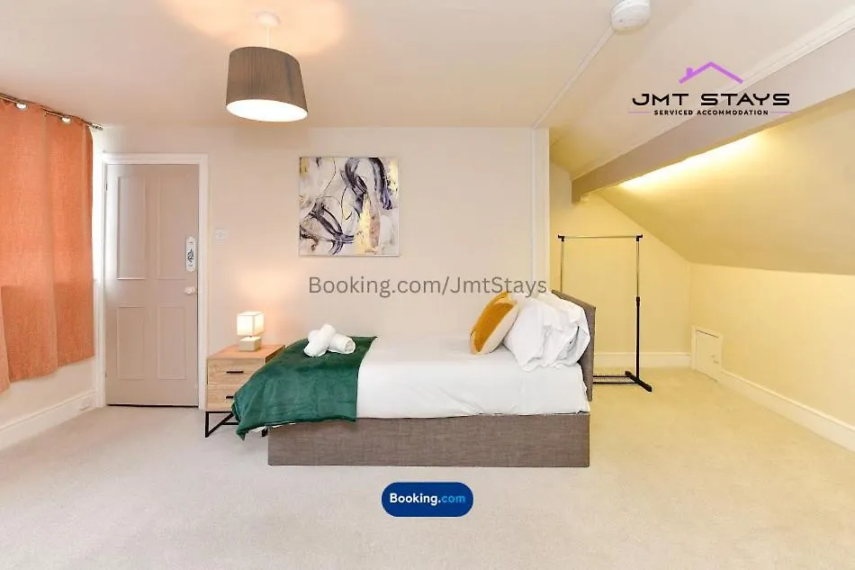 Premium Deal For Extended Stays By Jmt Stays L 3Bdr L Swansea Short Lets And Serviced L With Private Parking L Sleeps7 The Mumbles Apartment