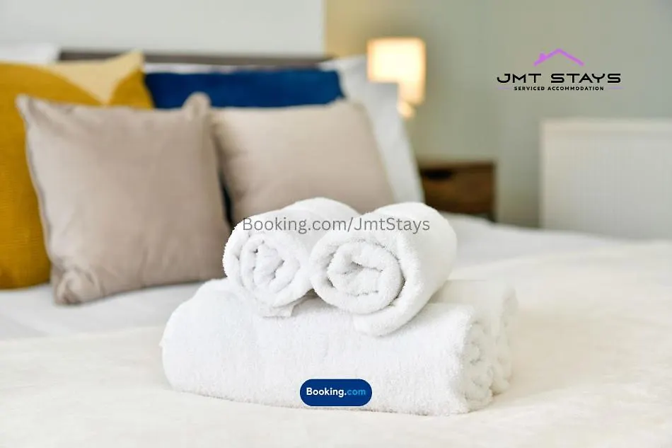 Apartment Premium Deal For Extended Stays By Jmt Stays L 3Bdr L Swansea Short Lets And Serviced L With Private Parking L Sleeps7 The Mumbles