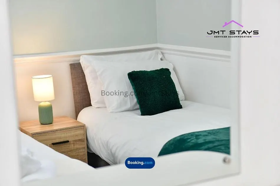 Premium Deal For Extended Stays By Jmt Stays L 3Bdr L Swansea Short Lets And Serviced L With Private Parking L Sleeps7 The Mumbles Apartment