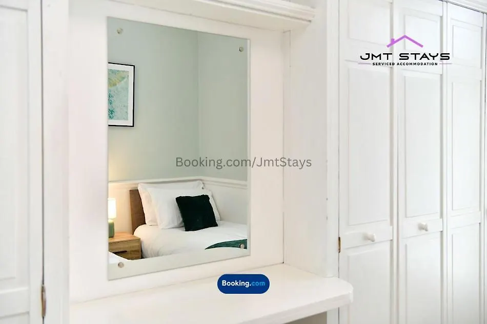 Premium Deal For Extended Stays By Jmt Stays L 3Bdr L Swansea Short Lets And Serviced L With Private Parking L Sleeps7 The Mumbles