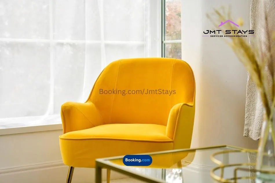 Apartment Premium Deal For Extended Stays By Jmt Stays L 3Bdr L Swansea Short Lets And Serviced L With Private Parking L Sleeps7 The Mumbles United Kingdom